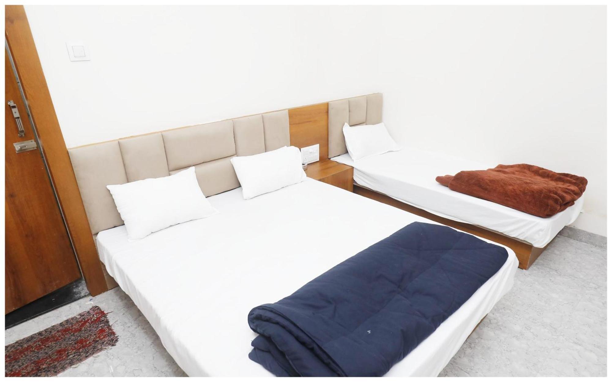 Premium Hotel Ujjain - G A R I M A - Near Mahakal Temple And Rivar - Railway Station - Hygiene & Spacious Room - With Wifi- And Parking Facilities - Best Hotel In Ujjain Exterior photo