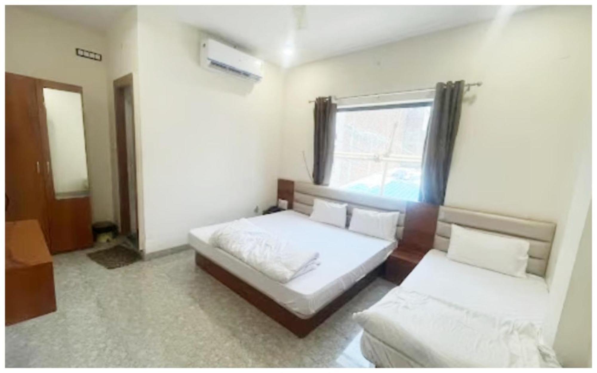 Premium Hotel Ujjain - G A R I M A - Near Mahakal Temple And Rivar - Railway Station - Hygiene & Spacious Room - With Wifi- And Parking Facilities - Best Hotel In Ujjain Exterior photo